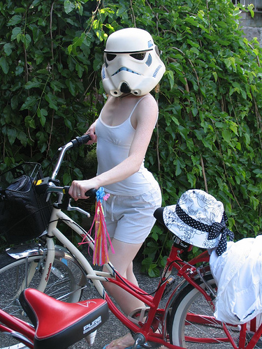 Illustration for article titled Sexy Stormtrooper Makes Me Rethink Hatred of the Empire